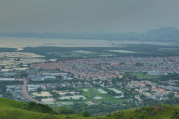 Yuen Long περιοχή, τον αυτοκινητόδρομο και ριζοχώραφο ρύζι — Φωτογραφία Αρχείου