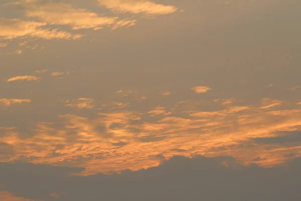 Nuvem turva no pôr do sol — Fotografia de Stock