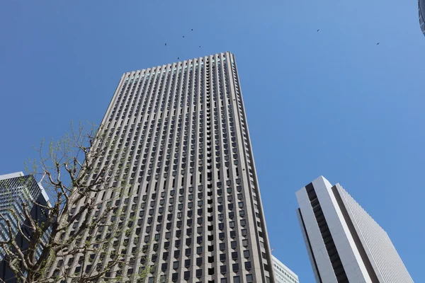 Budynek hotelu Shinjuku, Tokio, Japonia 2016 — Zdjęcie stockowe