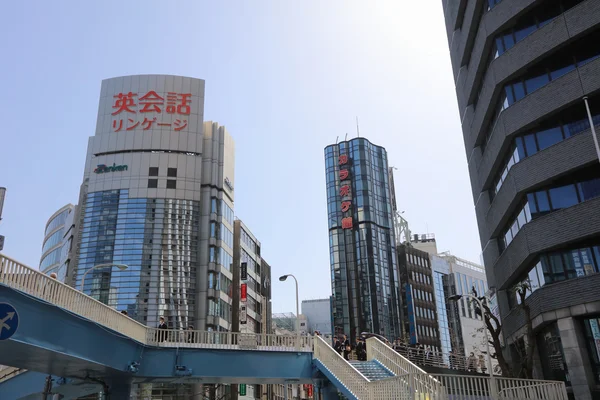 Het winkelcentrum op Shinjukunishiguchi — Stockfoto