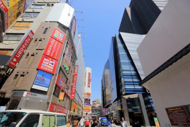 yayalar, Shinjuku, Tokyo bölgesinde Kabuki-cho