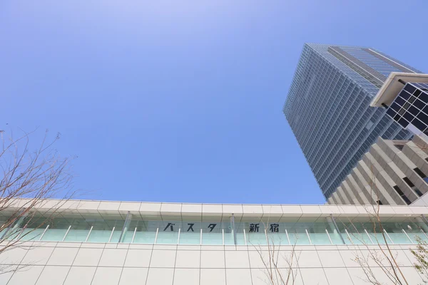 Новое здание Busta Shinjuku — стоковое фото