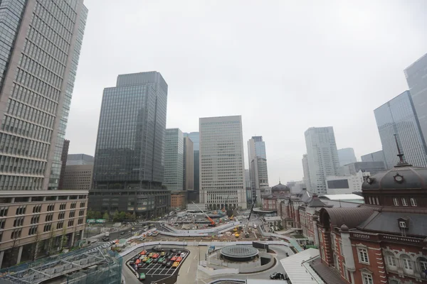 Marunouchi obchodní čtvrti a Tokio stanice — Stock fotografie