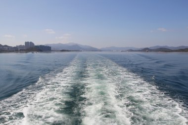 Gün gemi en Tolo liman alanında