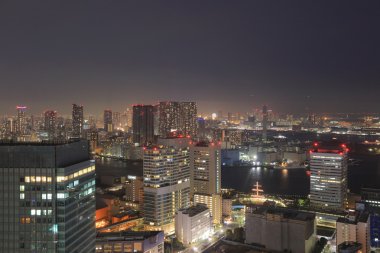 Dünya Ticaret Merkezi'nden görüldüğü gibi Güney Tokyo siluetinin