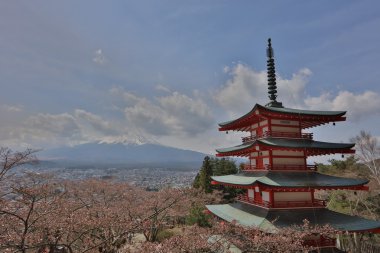  MT Fuji Chureito Pagoda arkasından 2016 görüntülendi.