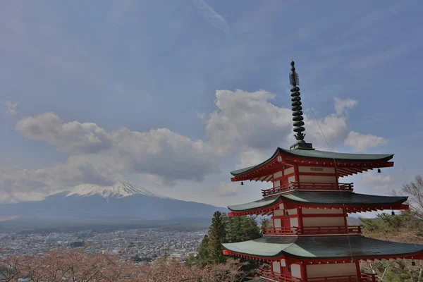 Fuji Dağı'nın bakış Sengen tapınak alandır 