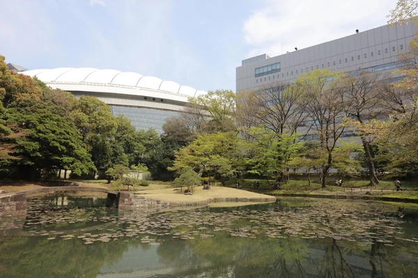 Koishikawa Korakuen trädgård landskap — Stockfoto