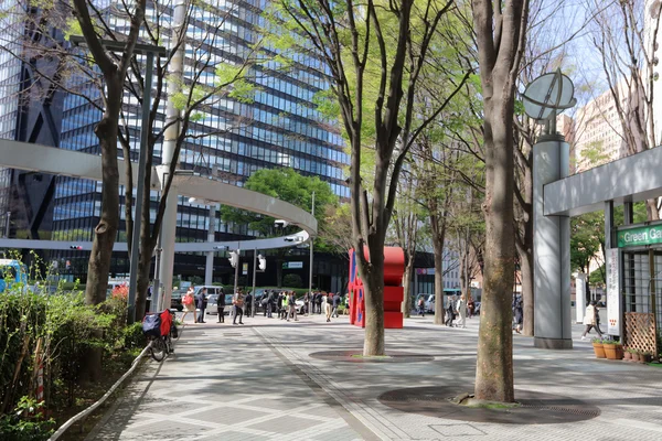 Cruzando la calle en Shinjuku — Foto de Stock