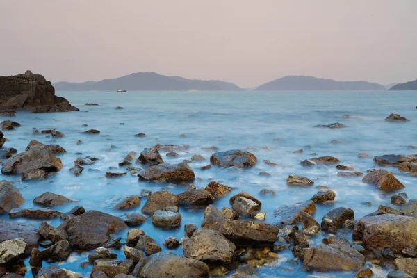 牛尾海的岸上的石头 — 图库照片