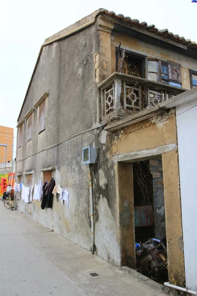  grungewall ile eski terk edilmiş evde