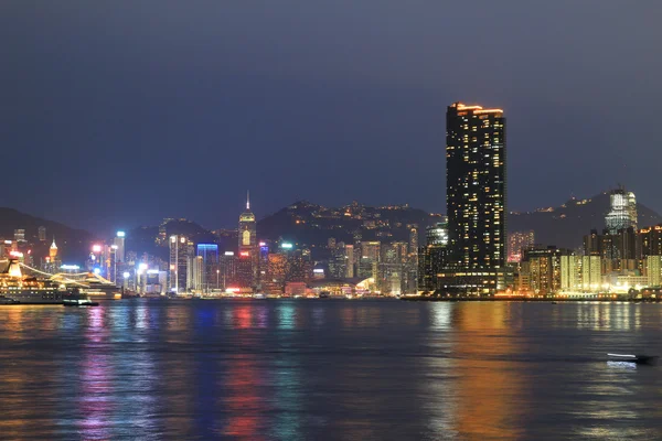 Costa alla notte baia di Kowloon — Foto Stock
