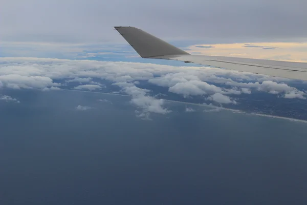 비행기 창문에서 본 광경 — 스톡 사진