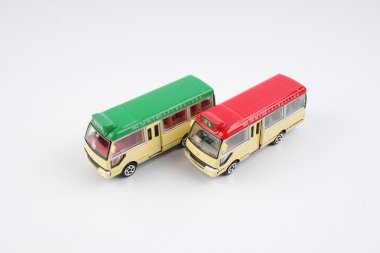 Minyatür insanlar bir otobüs istasyonu