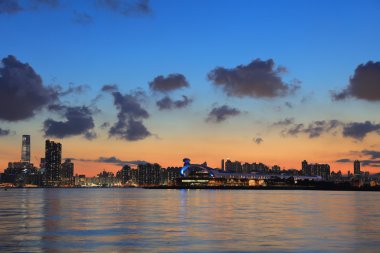 2016 günbatımında Hong Kong