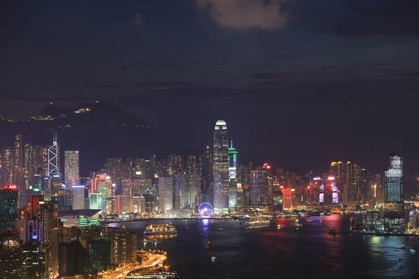 Nascer do sol colorido bonito sobre Victoria Harbor — Fotografia de Stock