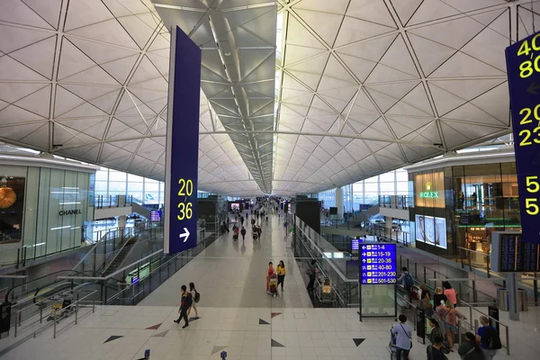 Interiér z mezinárodního letiště v Hong Kongu. — Stock fotografie