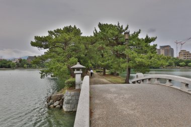 Ohori Park Fukuoka, Japonya için köprü yürüyüş