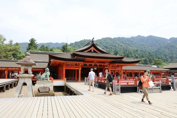 Unika templet arkitektur med höga pagod — Stockfoto