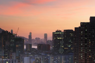 Gün batımı, hk, Kentsel şehir şehir