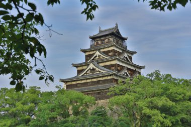 Hiroşima, Japonya cityscape kalede.