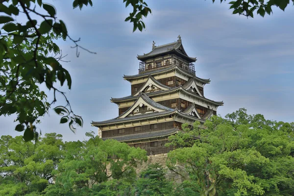 Хіросіма, Японія cityscape в замку. — стокове фото
