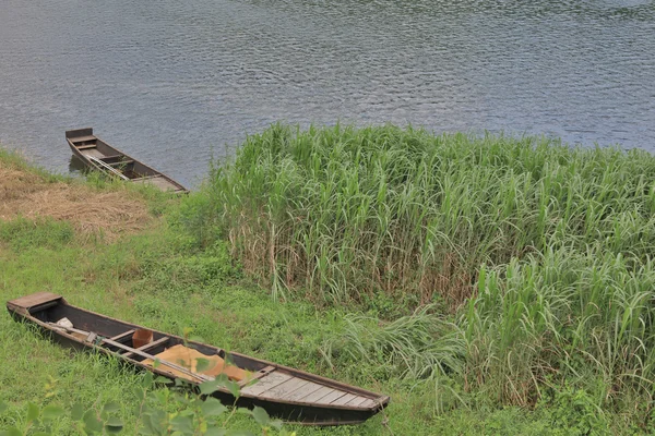 El barco en el puente de Kintai — Foto de Stock