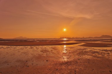 Sihirli saatte Ha Pak Nai, Yuen uzun, 