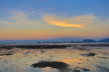 Sihirli saatte Ha Pak Nai, Yuen uzun, 