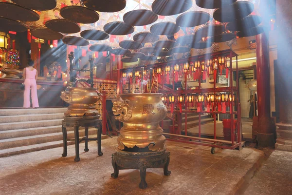 Rökelse spolar i Man Mo temple.hk — Stockfoto