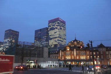 Tokyo İstasyonu akşam