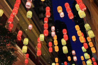 Çince geleneksel kağıt fenerler karanlıkta