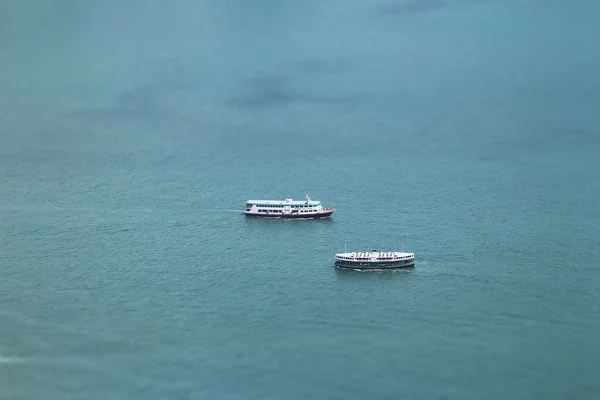 Ferry en hong kong puerto hora del día —  Fotos de Stock