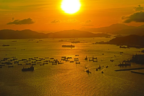 Pôr do sol em Victoria Harbor hk — Fotografia de Stock