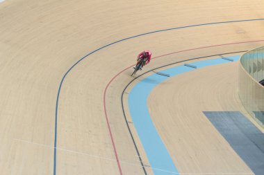 Kapalı izlemek Bisiklete binme