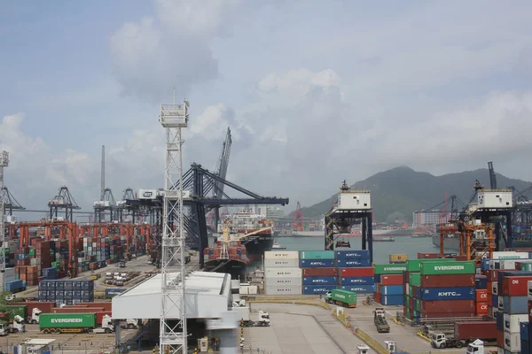 De industriële haven met containers — Stockfoto