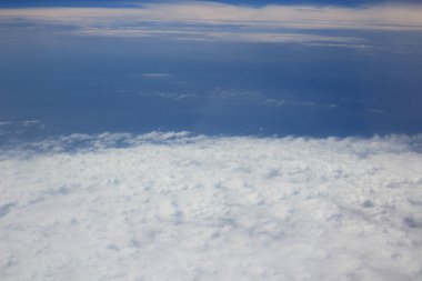 Mavi gökyüzü bulutlu mavi gökyüzü.