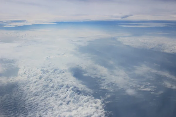 Nuvens céu azul, céu azul com nuvens . — Fotografia de Stock