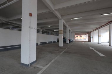 25 Ekim 2020 Modern arabalar Yau ma tei Otopark Binası 'na park edildi.