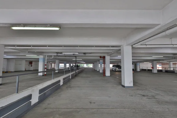 Paź 2020 Nowoczesne Samochody Zaparkowane Środku Yau Tei Car Parking — Zdjęcie stockowe