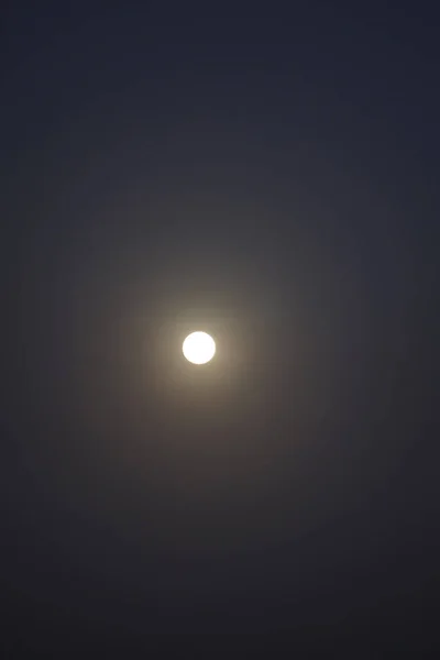 Paź 2020 Księżyc Nad Silverstrand Beach Hongkong — Zdjęcie stockowe