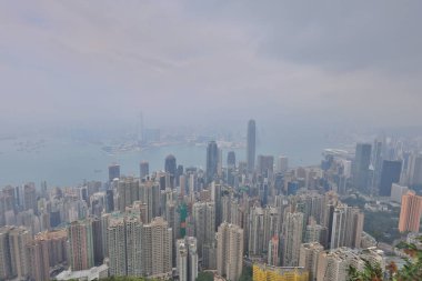 30 Ekim 2020 Victoria Limanı ve Kowloon, zirveden görüldü.