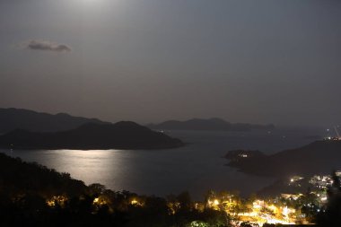 31 Ekim 2020 'de Silverstrand Sahili Hong Kong' da ay doğdu.