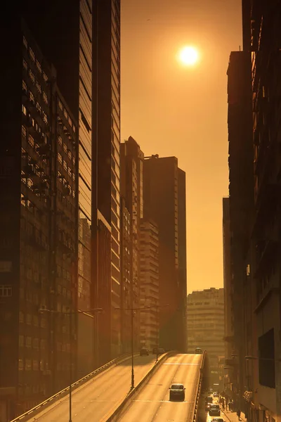 2020年11月7日 太陽がウォン チュク ロードに沿って沈む時 — ストック写真