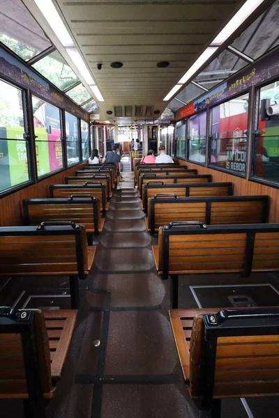 Ноября 2020 Пассажиры Садятся Трамвай Вершине Пика Виктория — стоковое фото