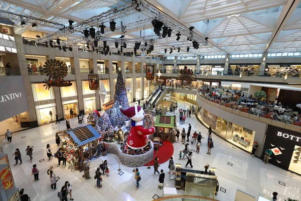 Nov 2020 홍콩의 랜드마크 쇼핑몰에서 크리스마스 — 스톡 사진