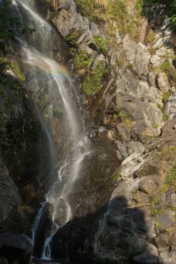 Ayna Havuzu Şelalesi, Plover Cove Country Park 'ta.