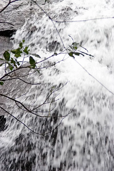 Река Хонг Хемсворт Маленький Гавайский Водопад — стоковое фото