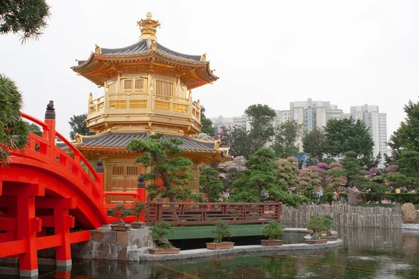 Golden Pavilion Perfection Nan Lian Garden Hong Kong Dec 2006 — Stockfoto