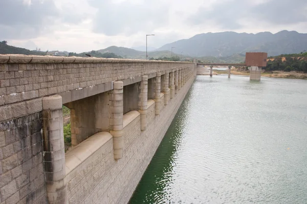 May 2006 Curved Concrete Dam Tai Lam Chung Reservoir — Stock Photo, Image